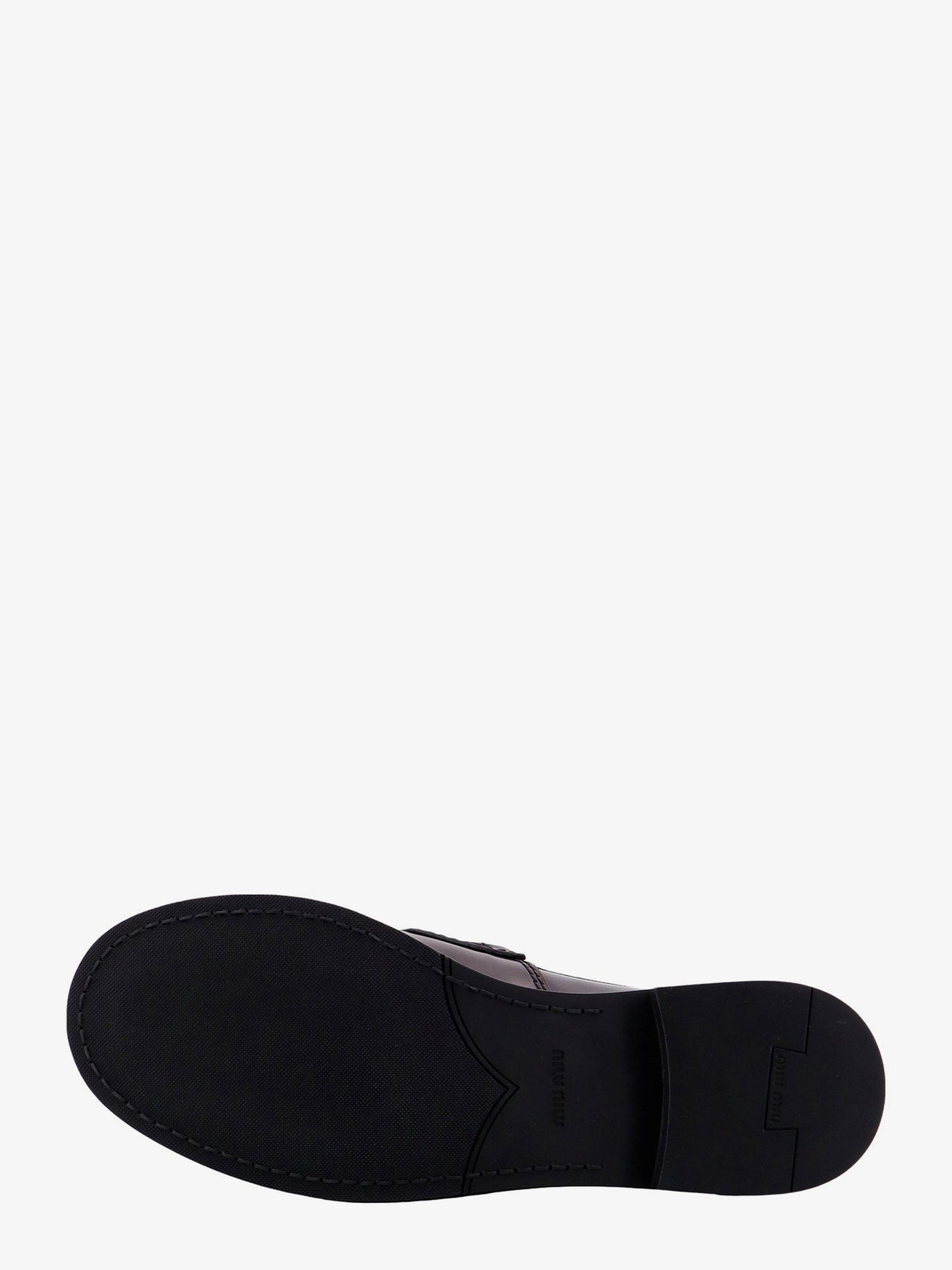Leather loafer with metal penny