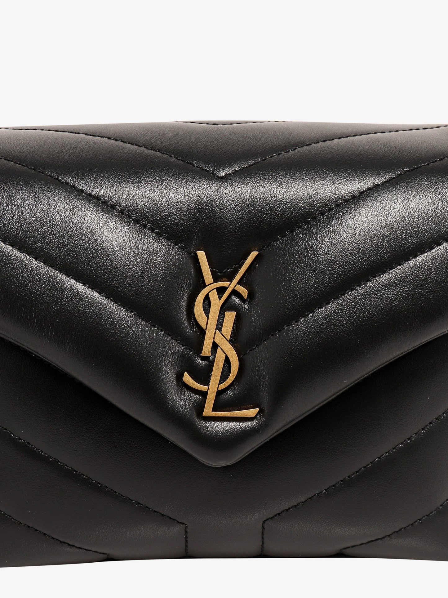 Matelassé leather shoulder bag with frontal monogram