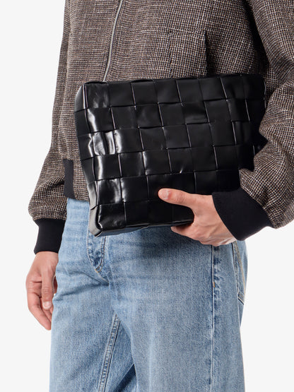 Clutch in pelle con motivo intrecciato thumbnail