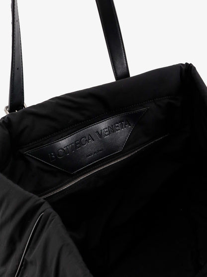 Borsa a spalla in nylon imbottito con patch logo thumbnail