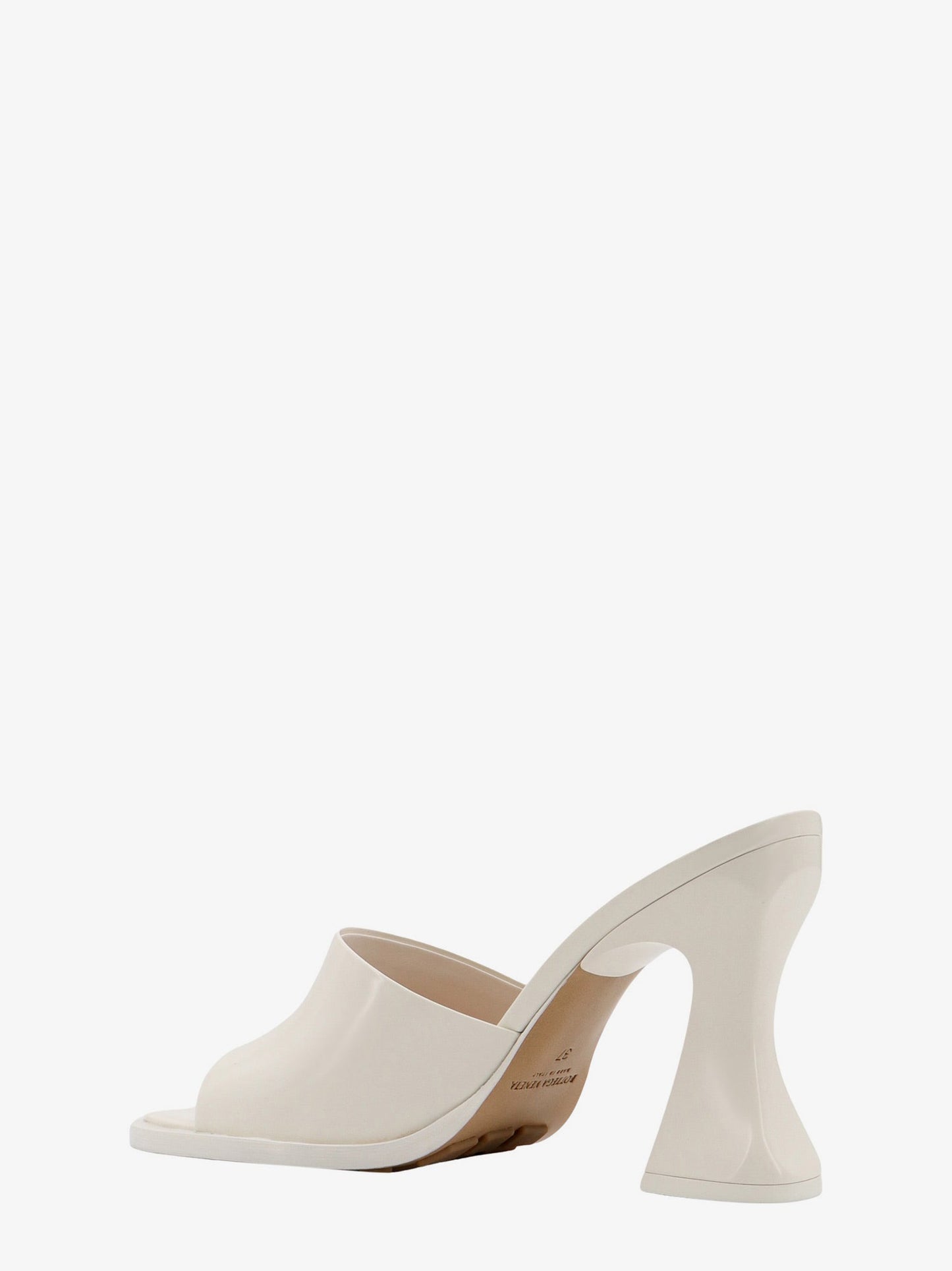 Sandali in pelle verniciata