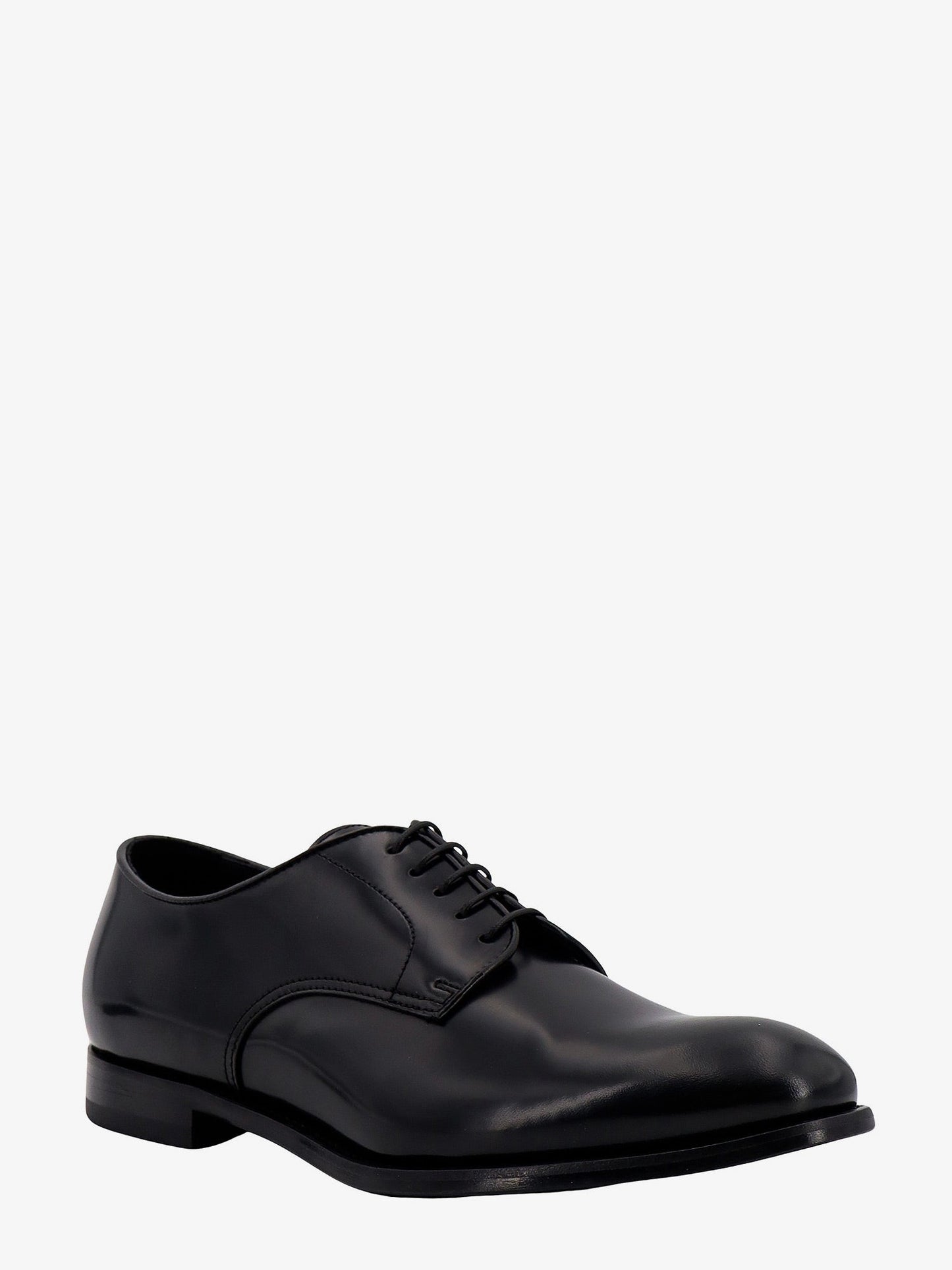 Patent leather lace-up shoe