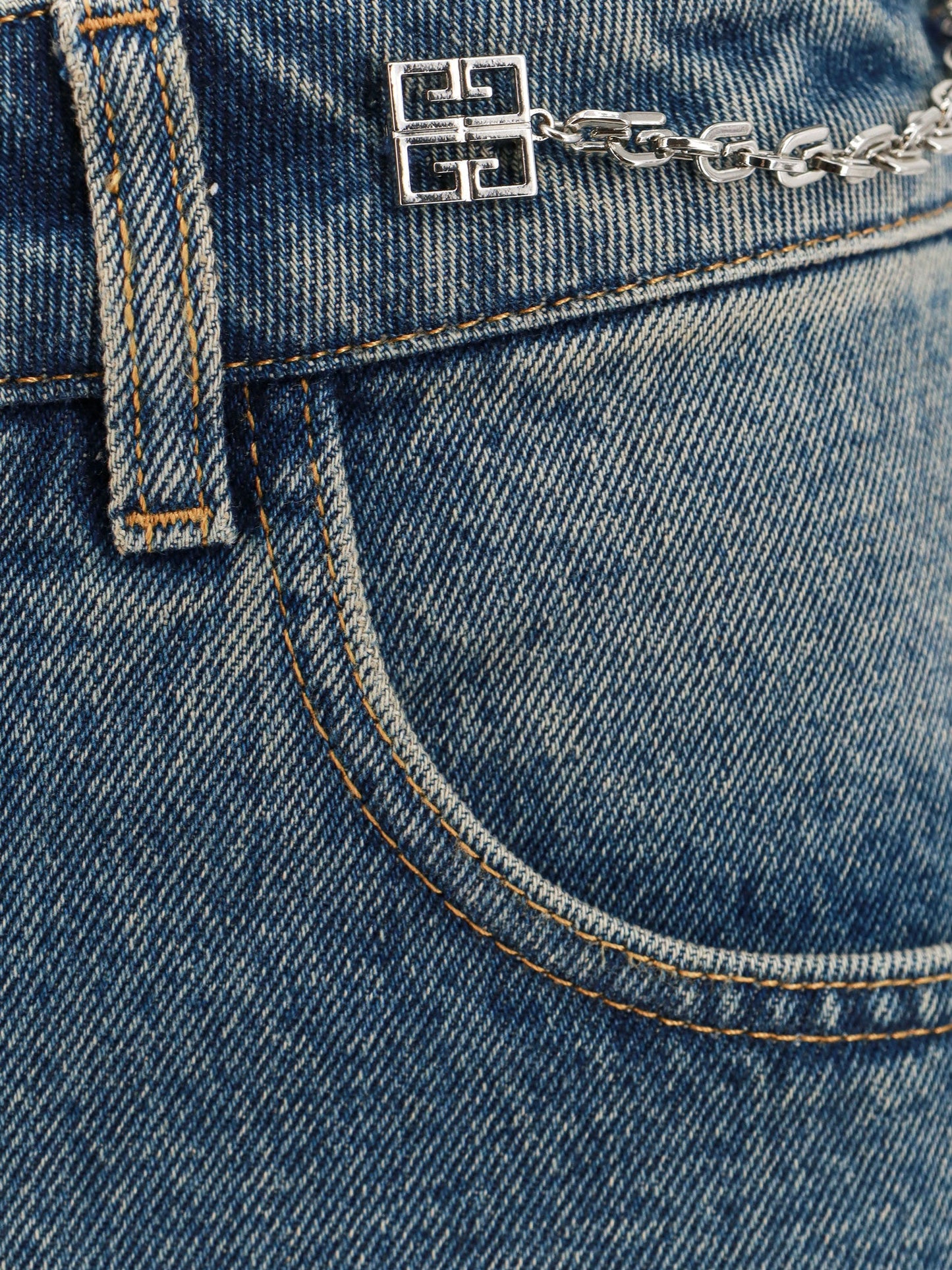 Denim skirt with 4g chain