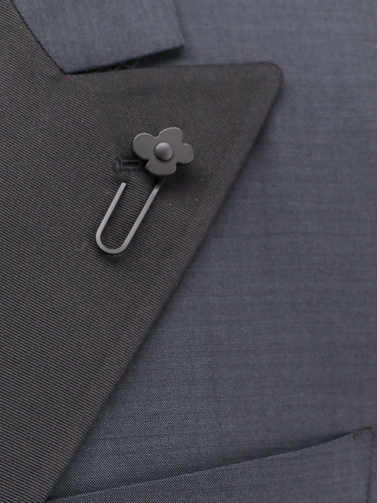 Wool tuxedo with iconic brooch detail