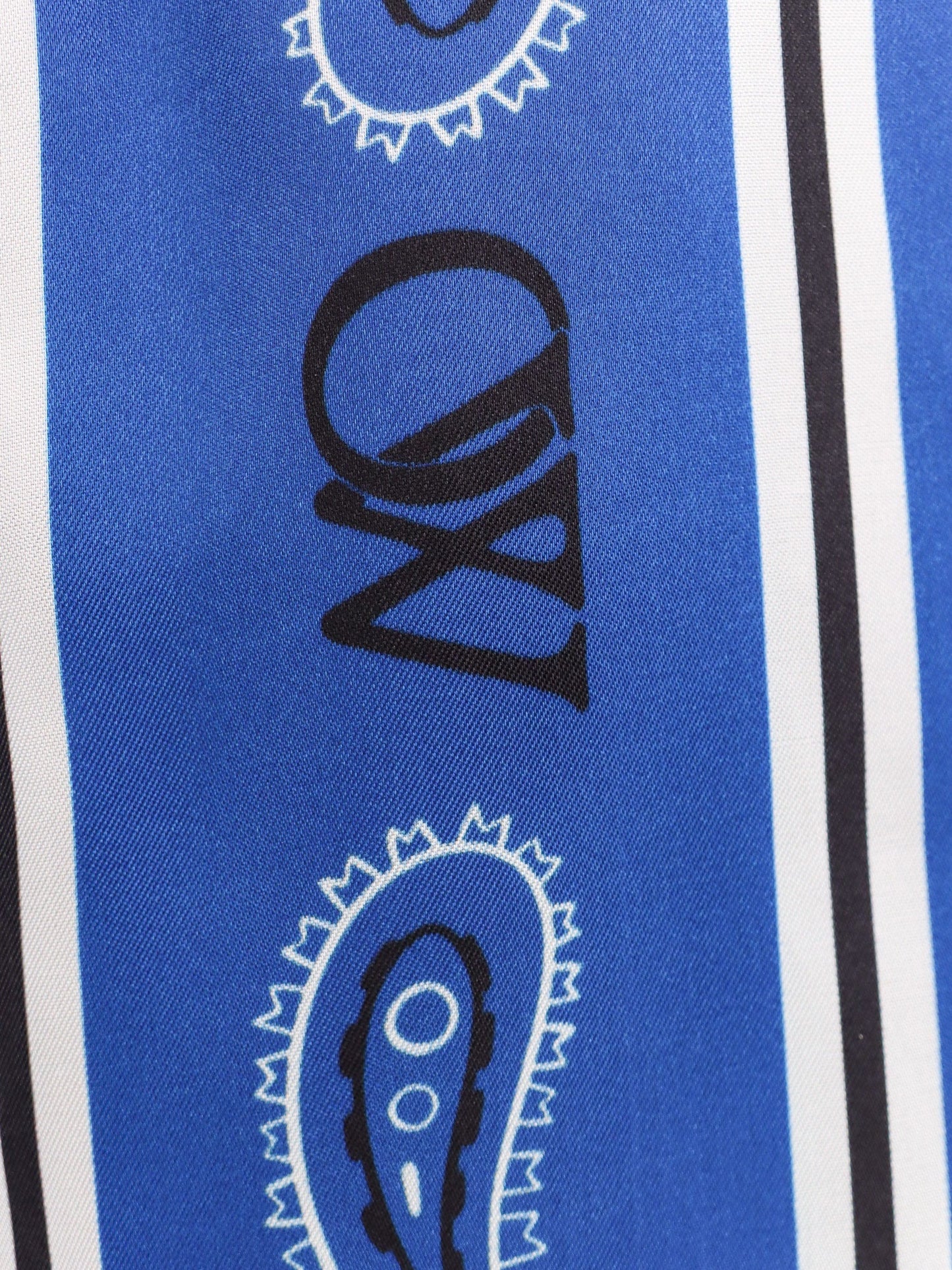 Sustainable viscose bermuda shorts with bandana print