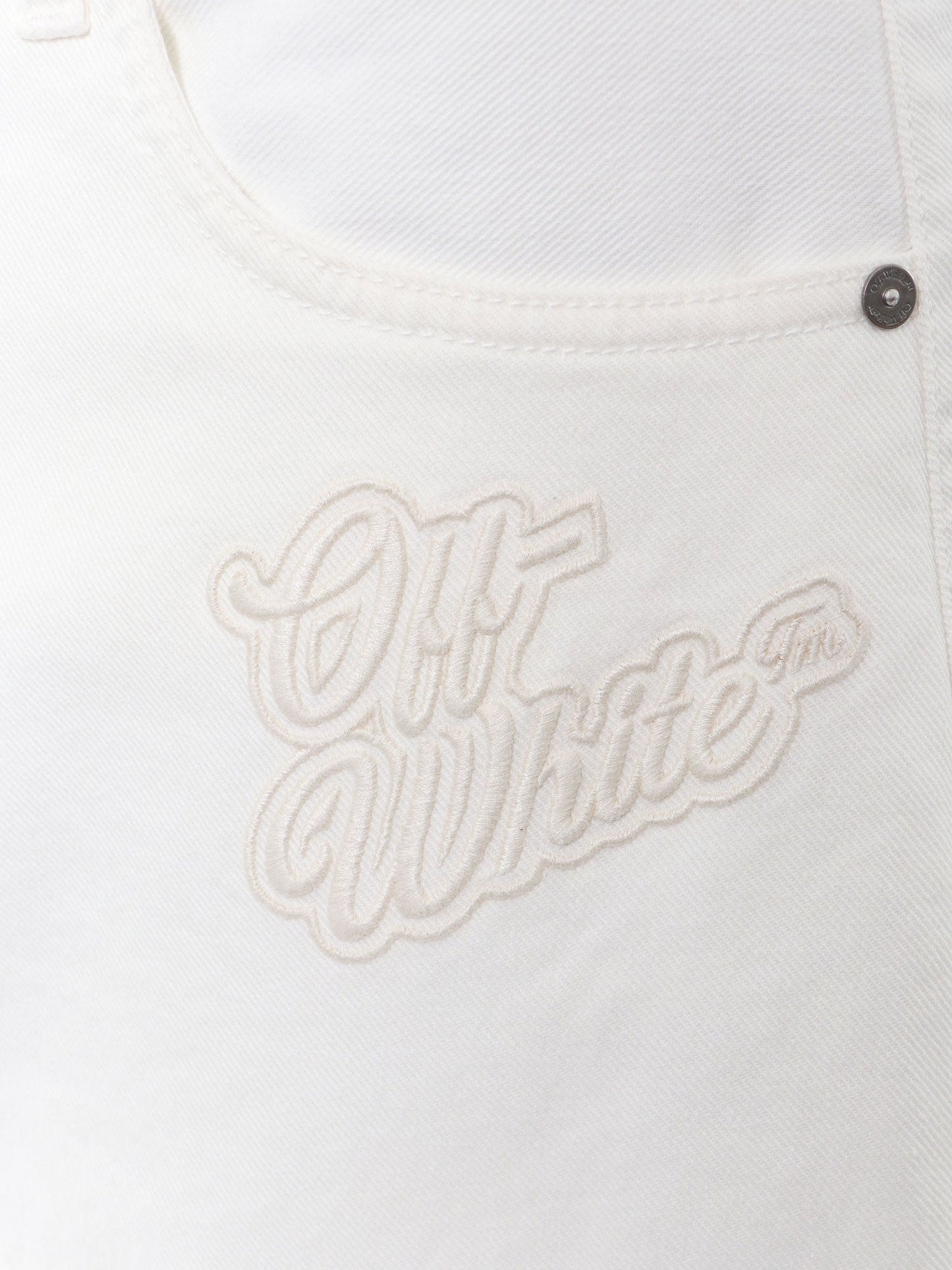 Super baggy trouswer with '90s logo