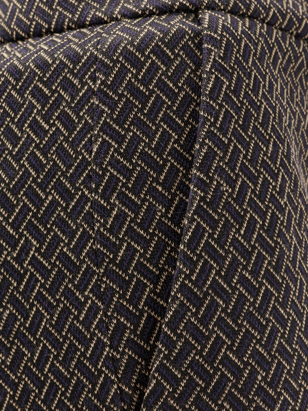 Micro-pattern trousers