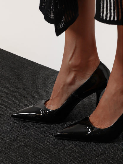 Patent leather decolleté thumbnail