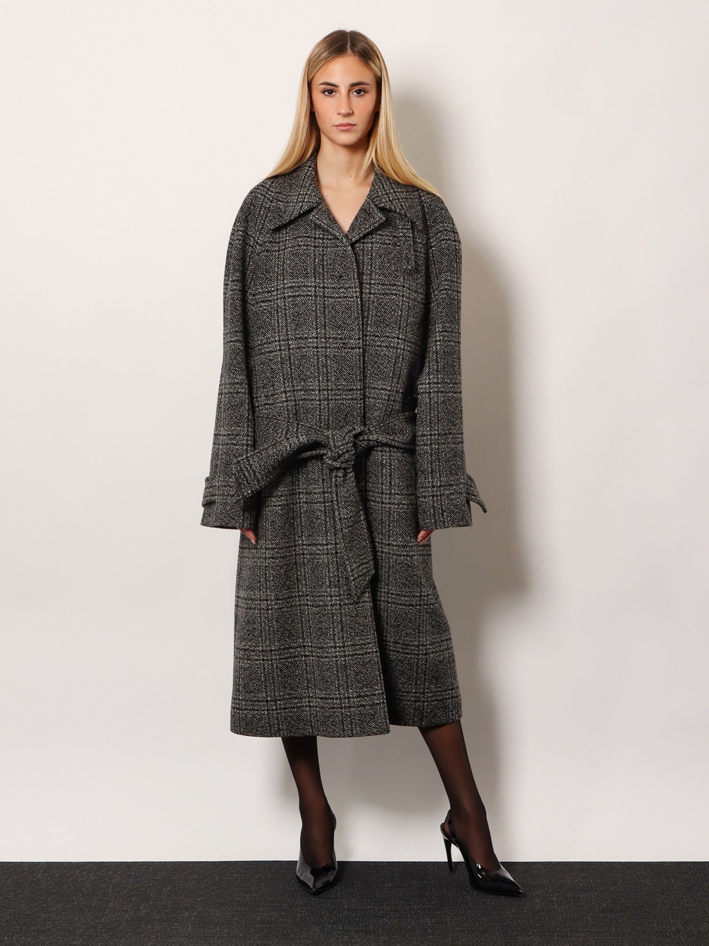 One Layer raglan wool coat