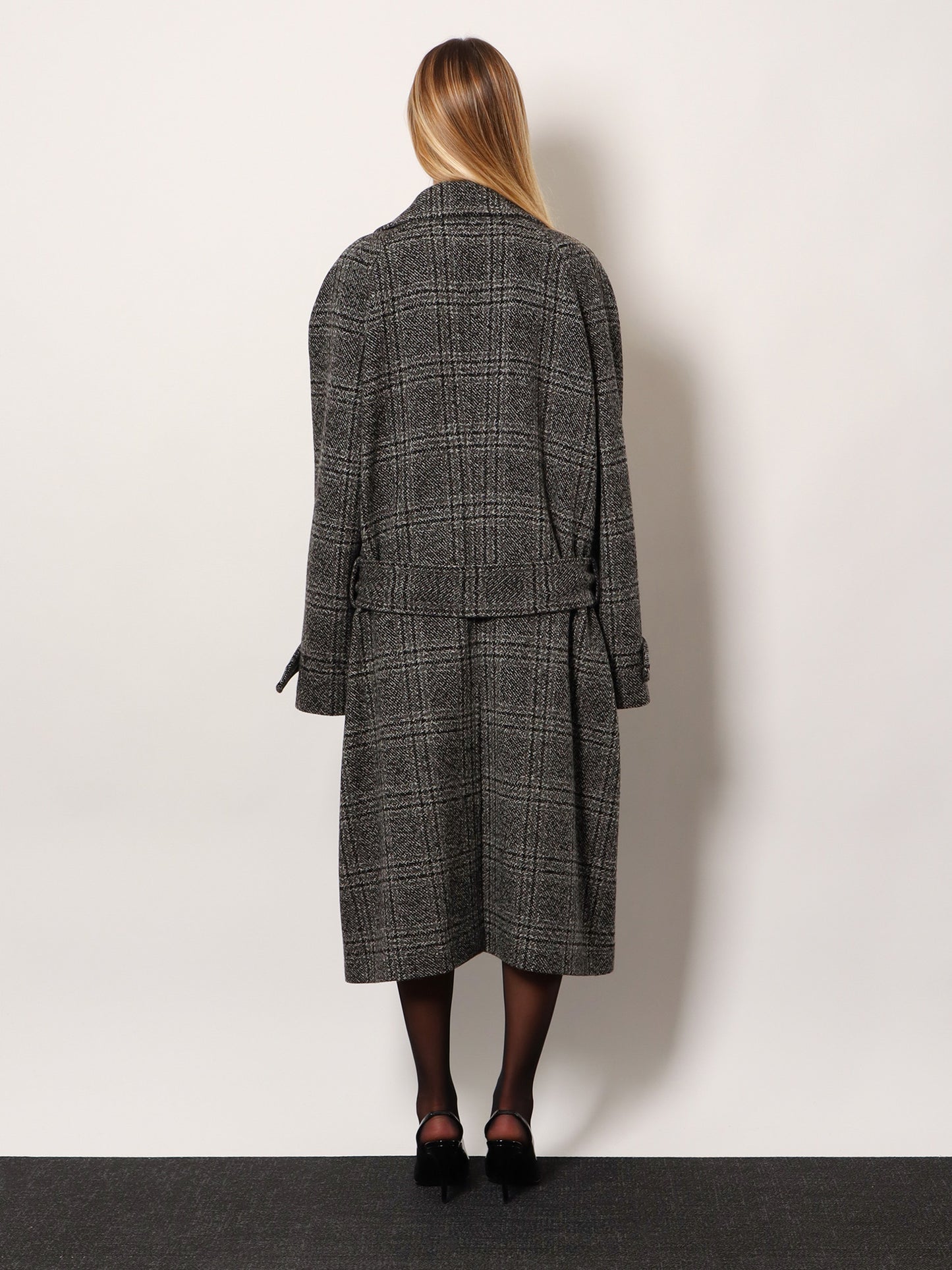One Layer raglan wool coat