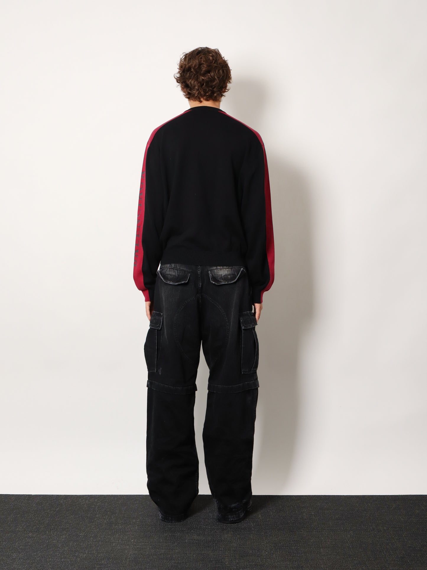 Cotton sweater with logo on the front