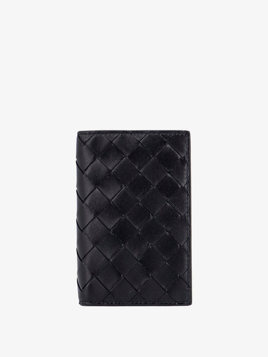 Leather passport case with Intrecciato motif