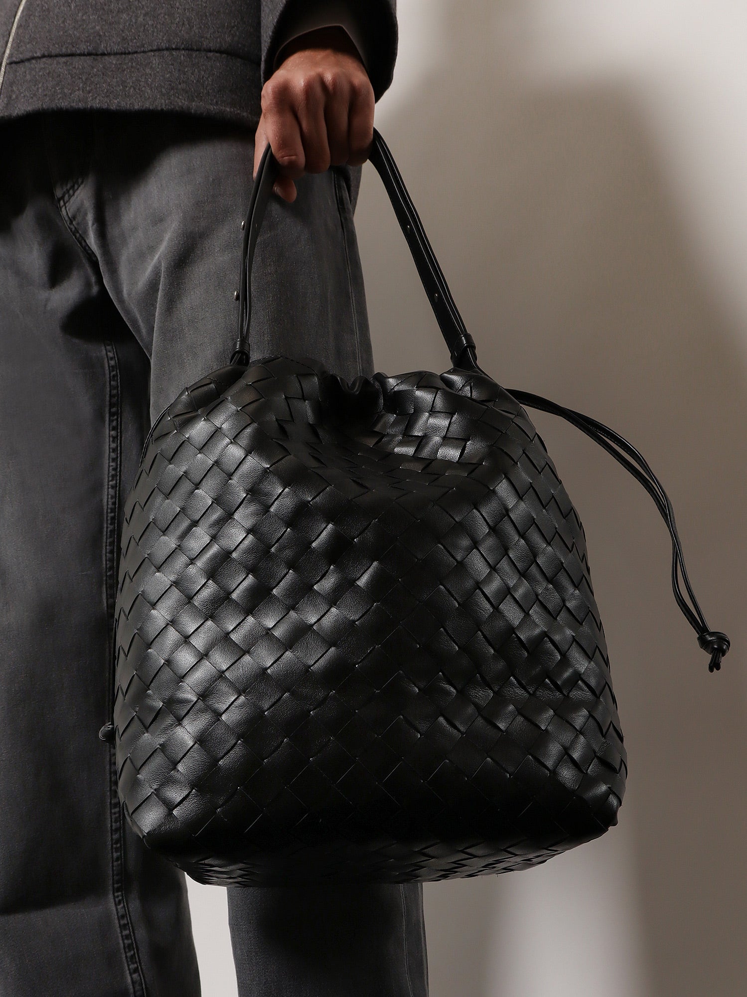 Bucket Intrecciato Biblioteca leather shoulder bag BOTTEGA VENETA