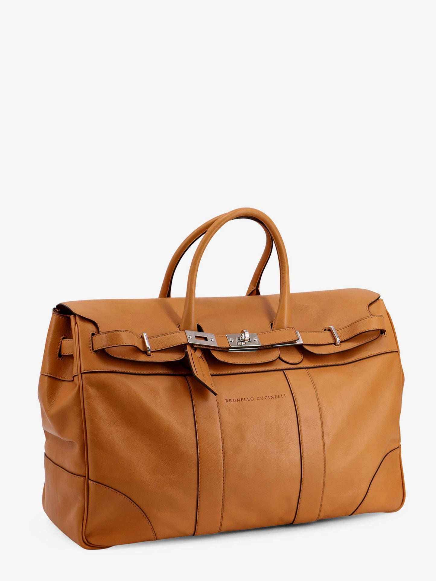 Leather travel bag with engraved logo on the front