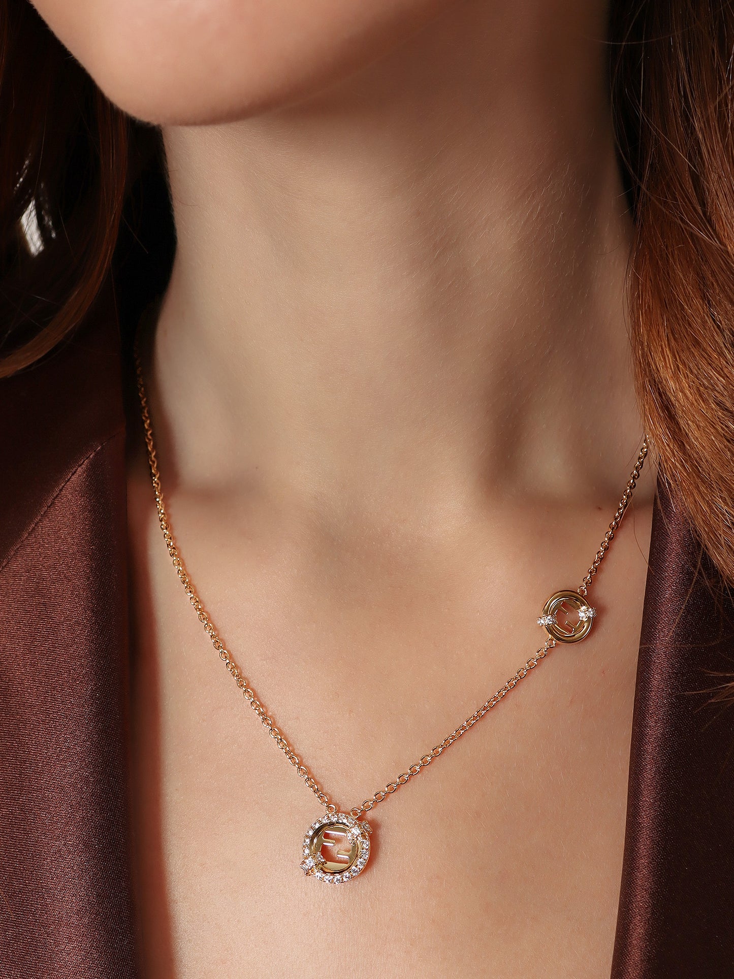 EverRound metal necklace with rhinestones