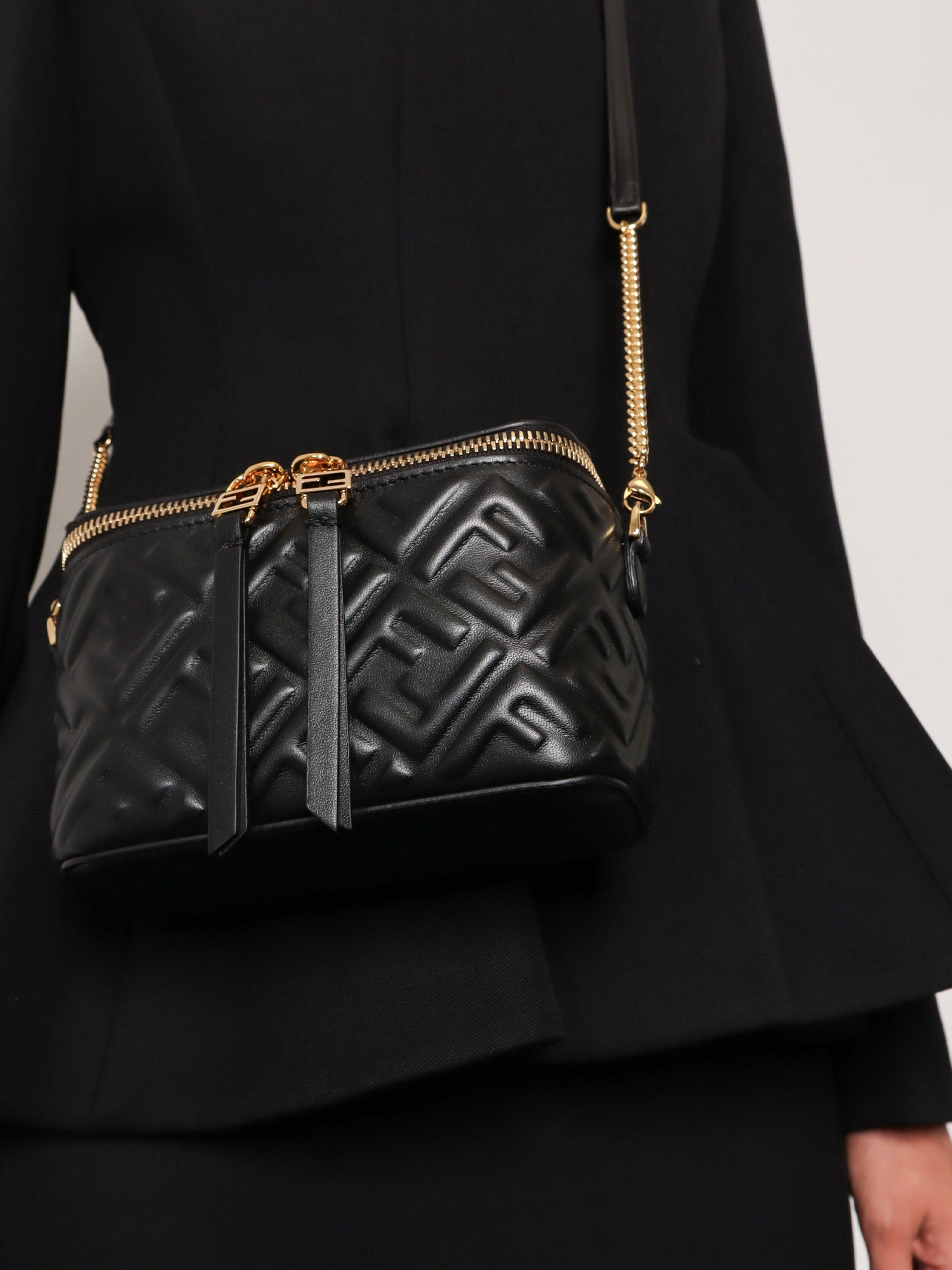 Vanity leather shoulder bag with FF motif FENDI - Nugnes1920