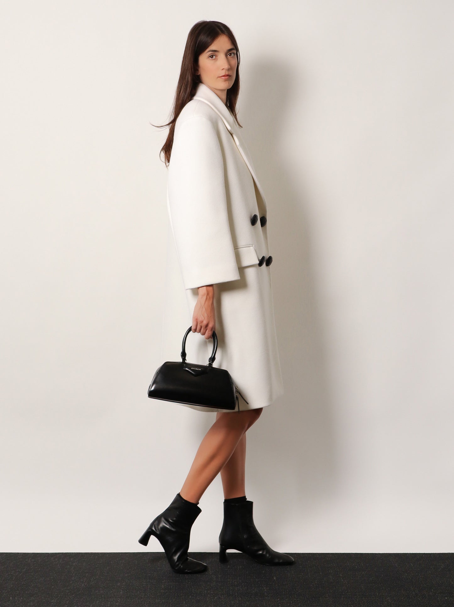 Antigona East West Small leather shoulder bag