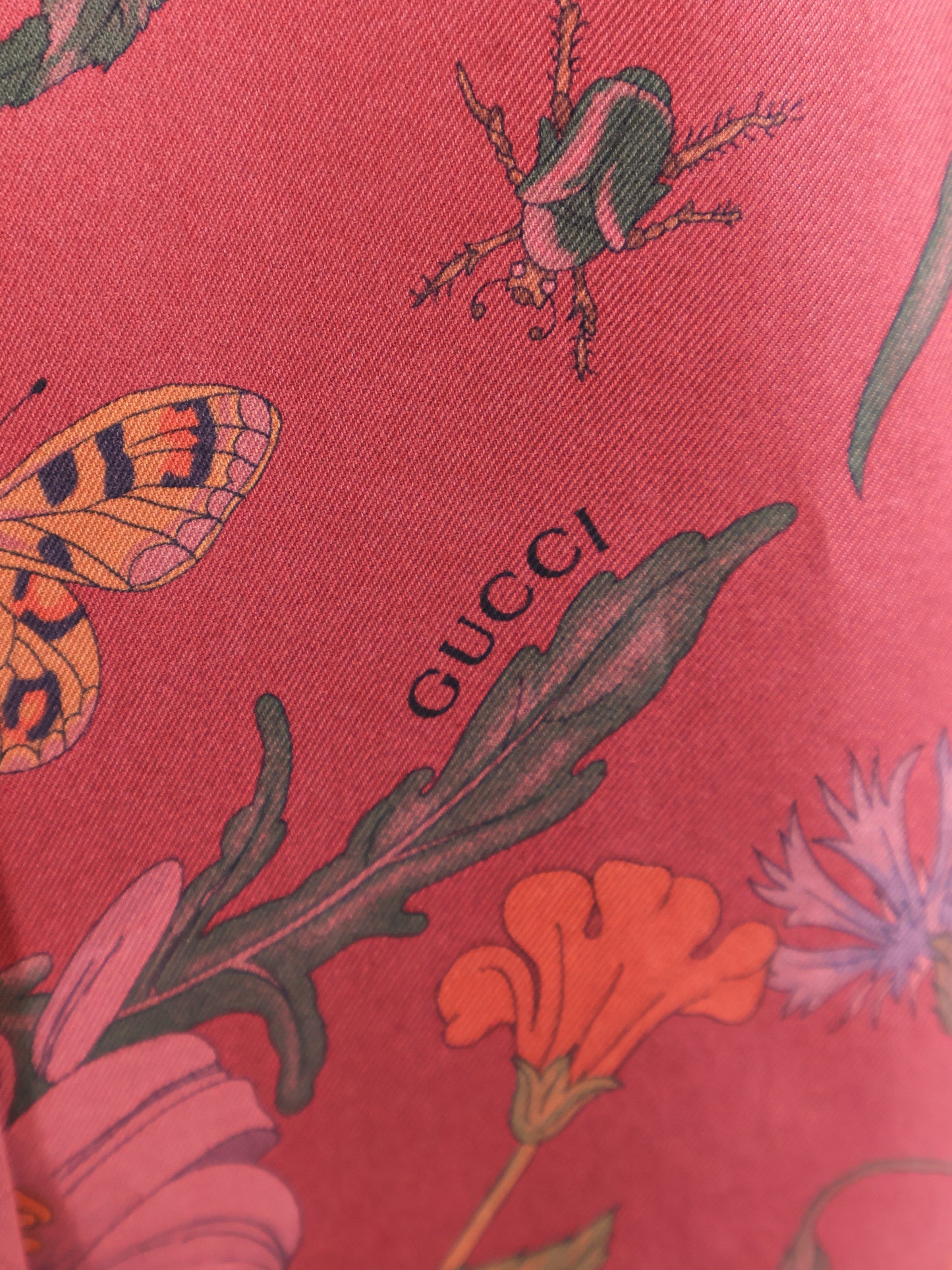 Silk shirt with Gucci Flora print