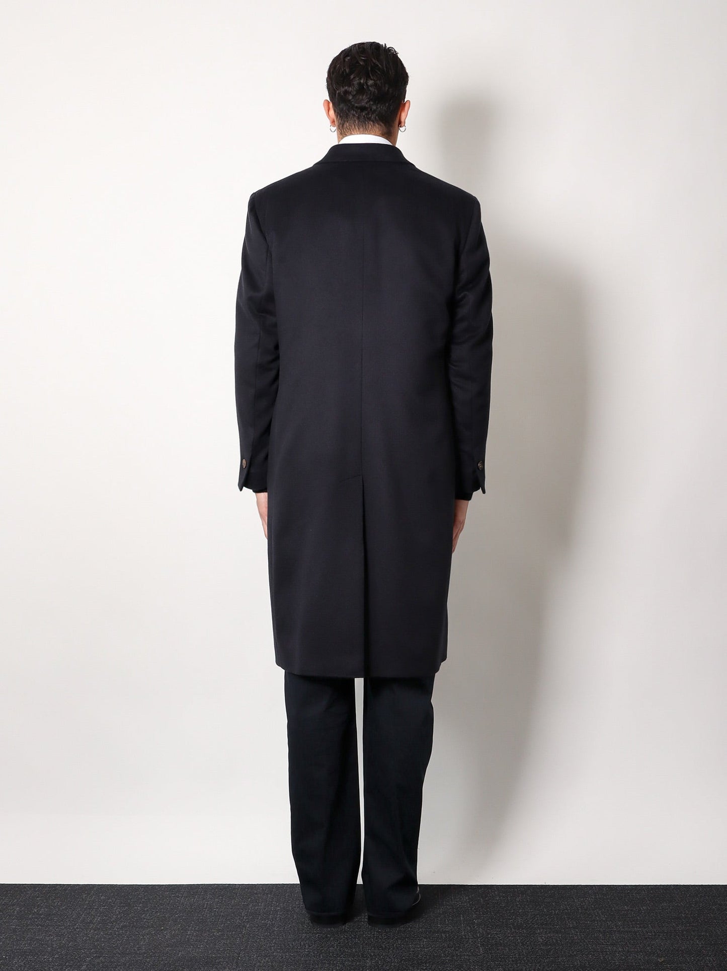 Cashmere coat with satin lining