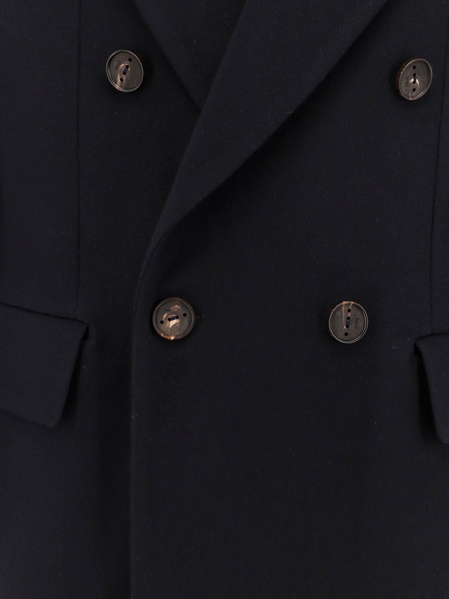 Cashmere coat with satin lining