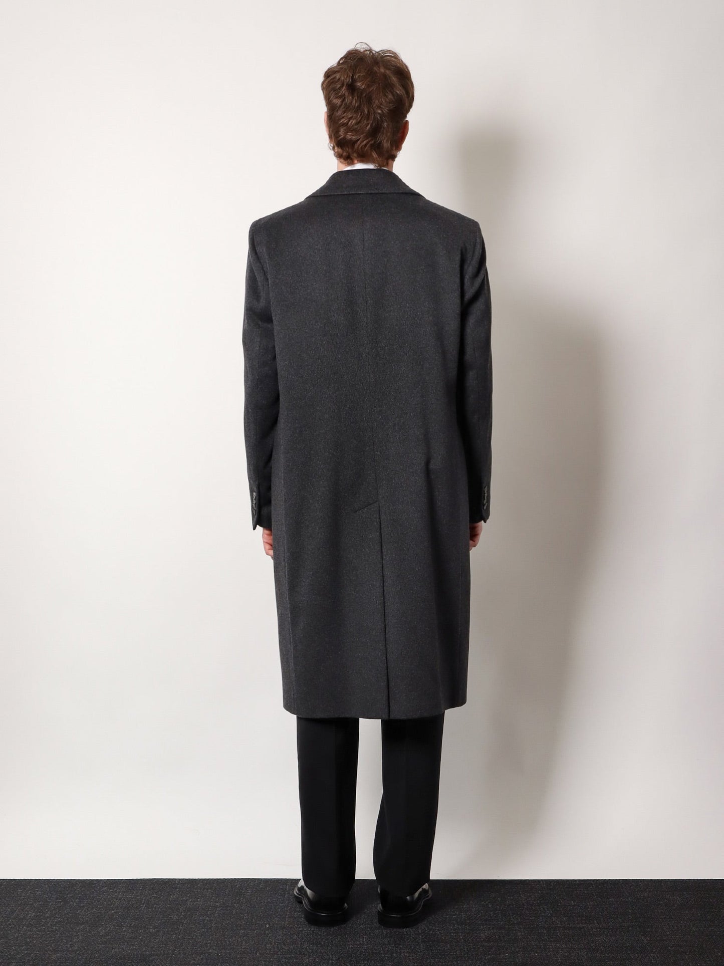 Cashmere coat with satin lining