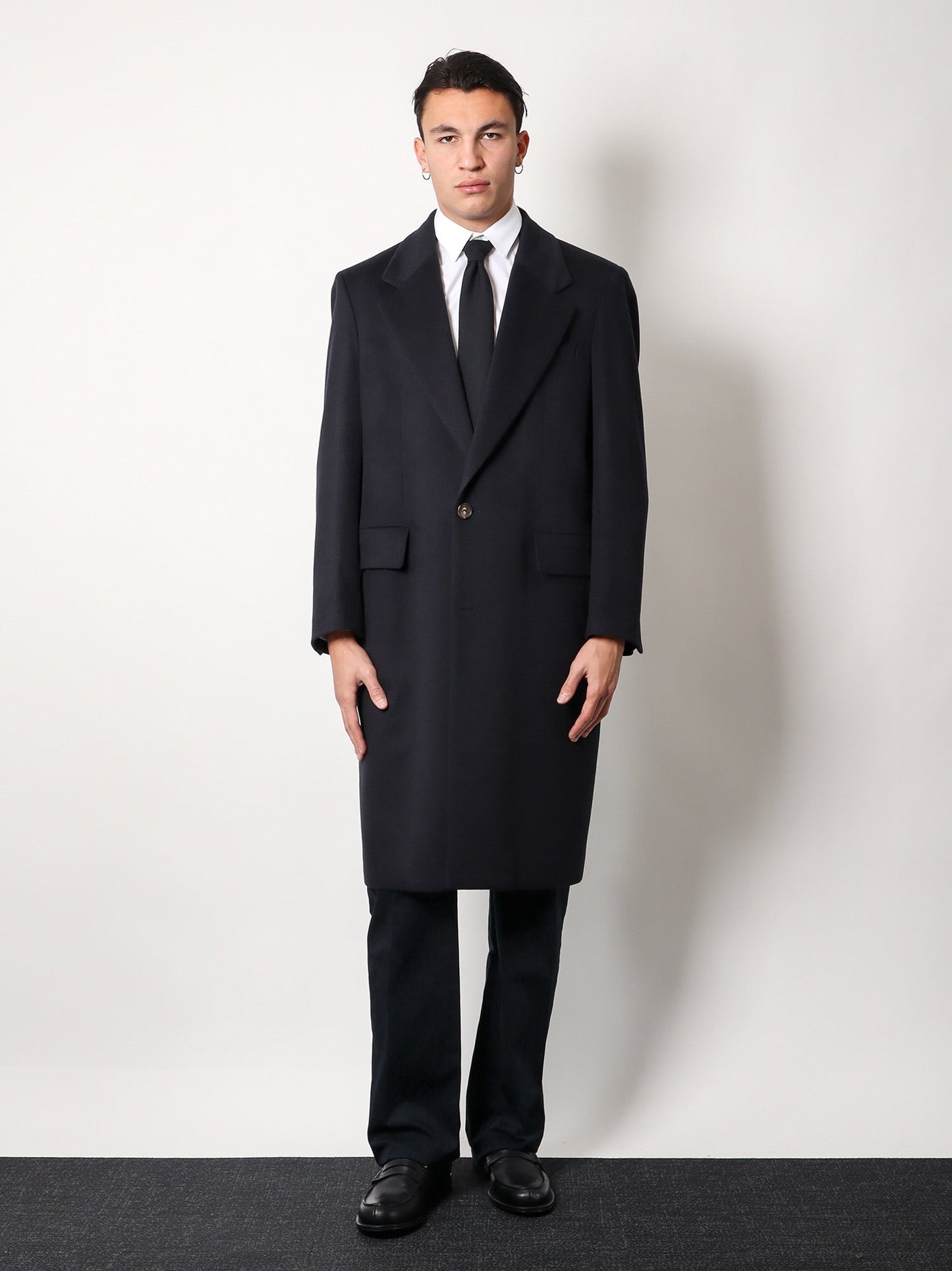 Cashmere coat with satin lining
