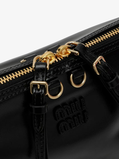 Leather shoulder bag thumbnail