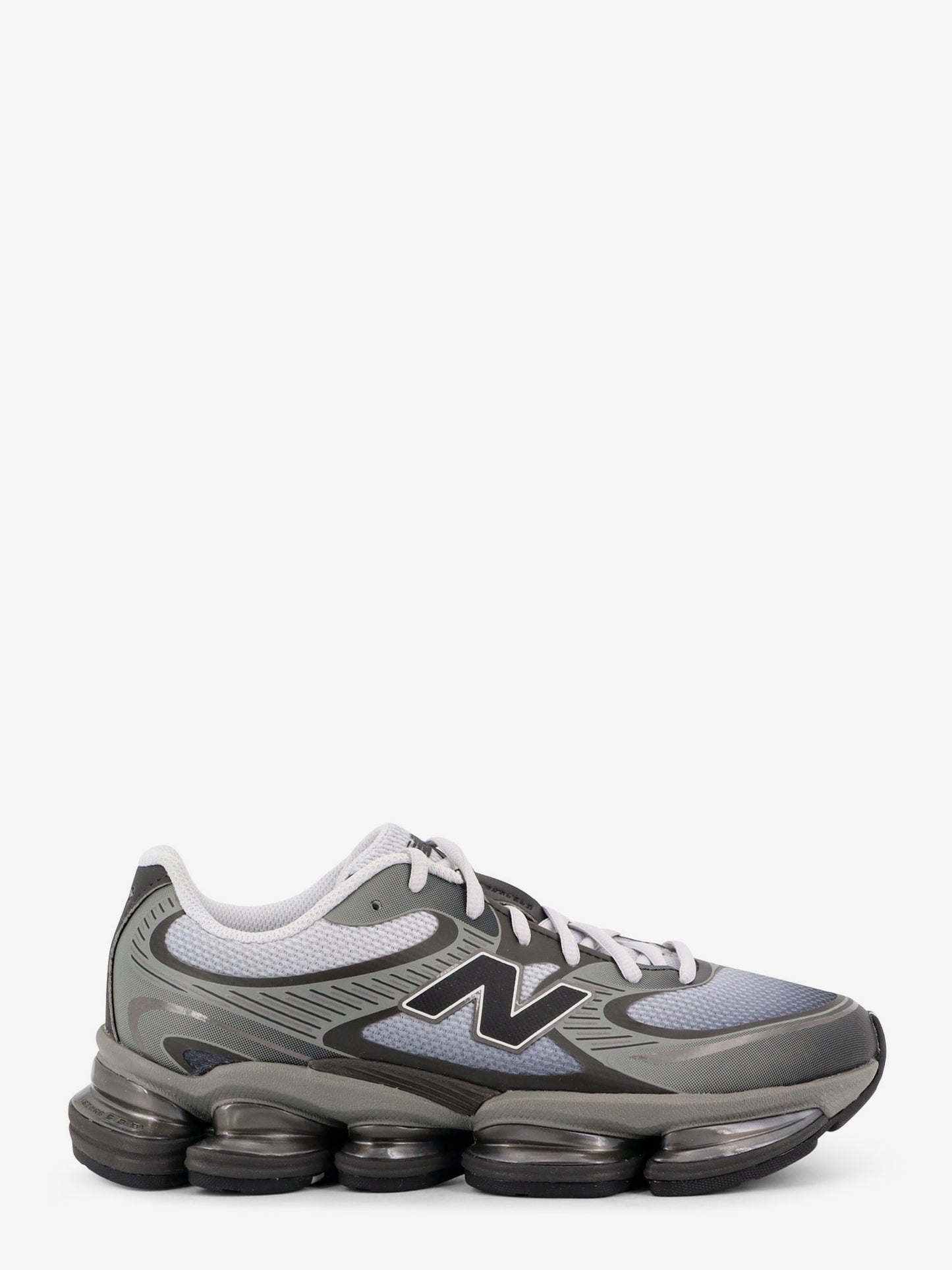 Mesh sneakers with rubber inserts