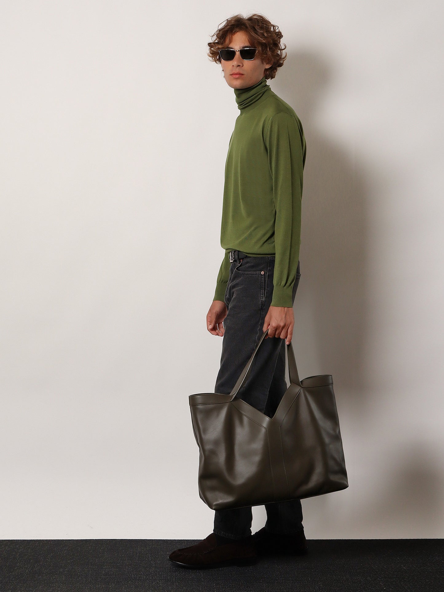 Y Oversize leather tote bag
