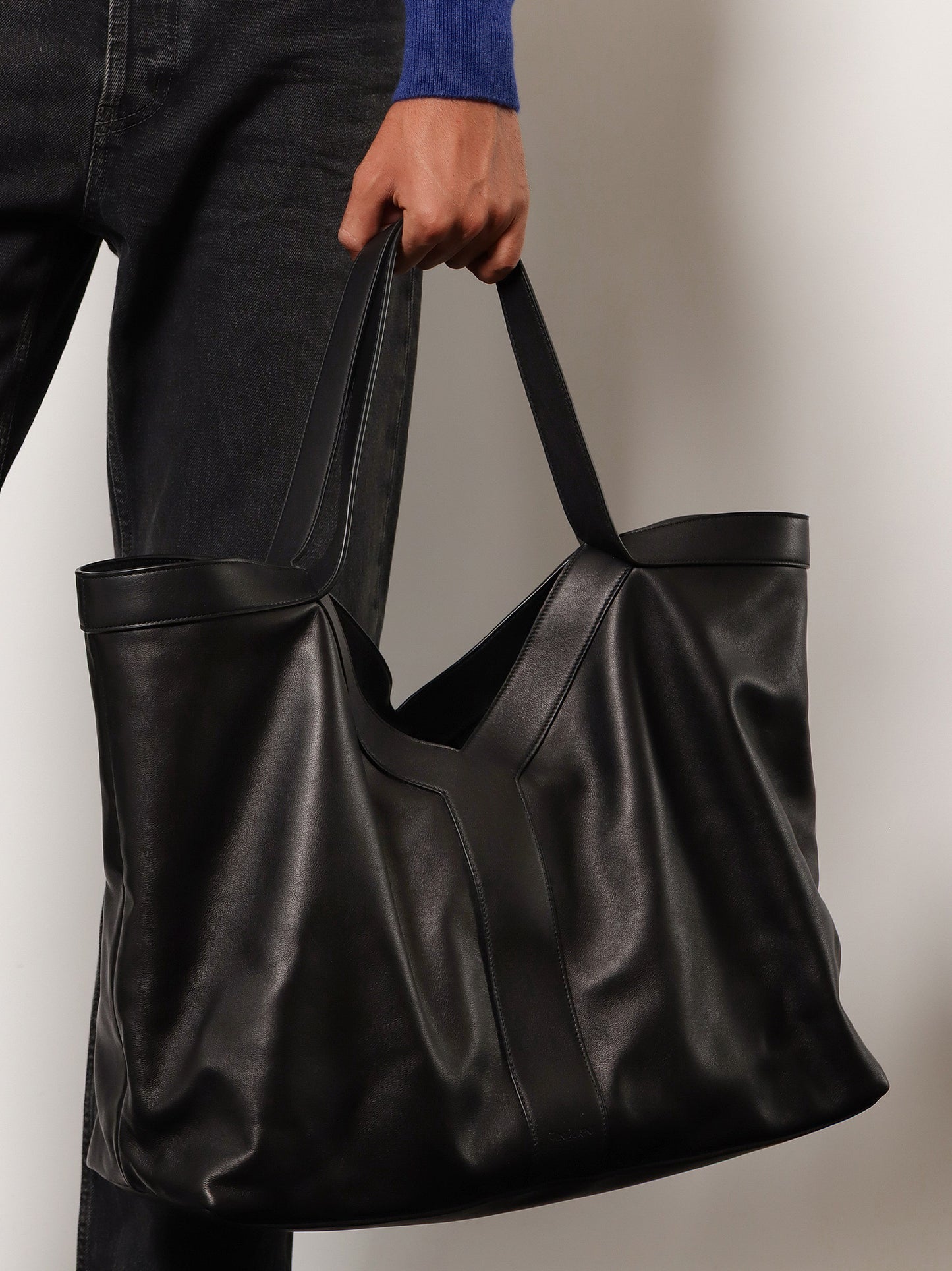 Y Oversize leather tote bag