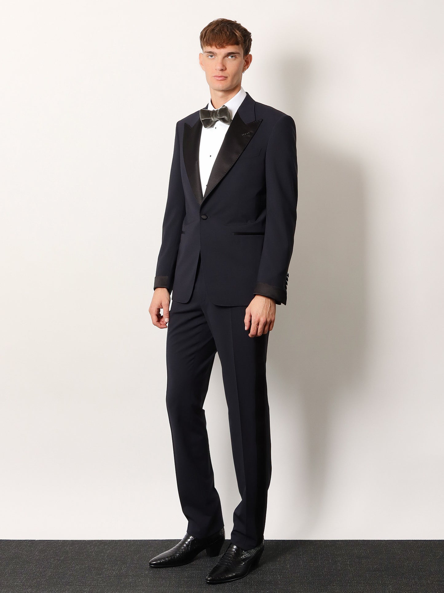 Wool tuxedo with contrasting profiles