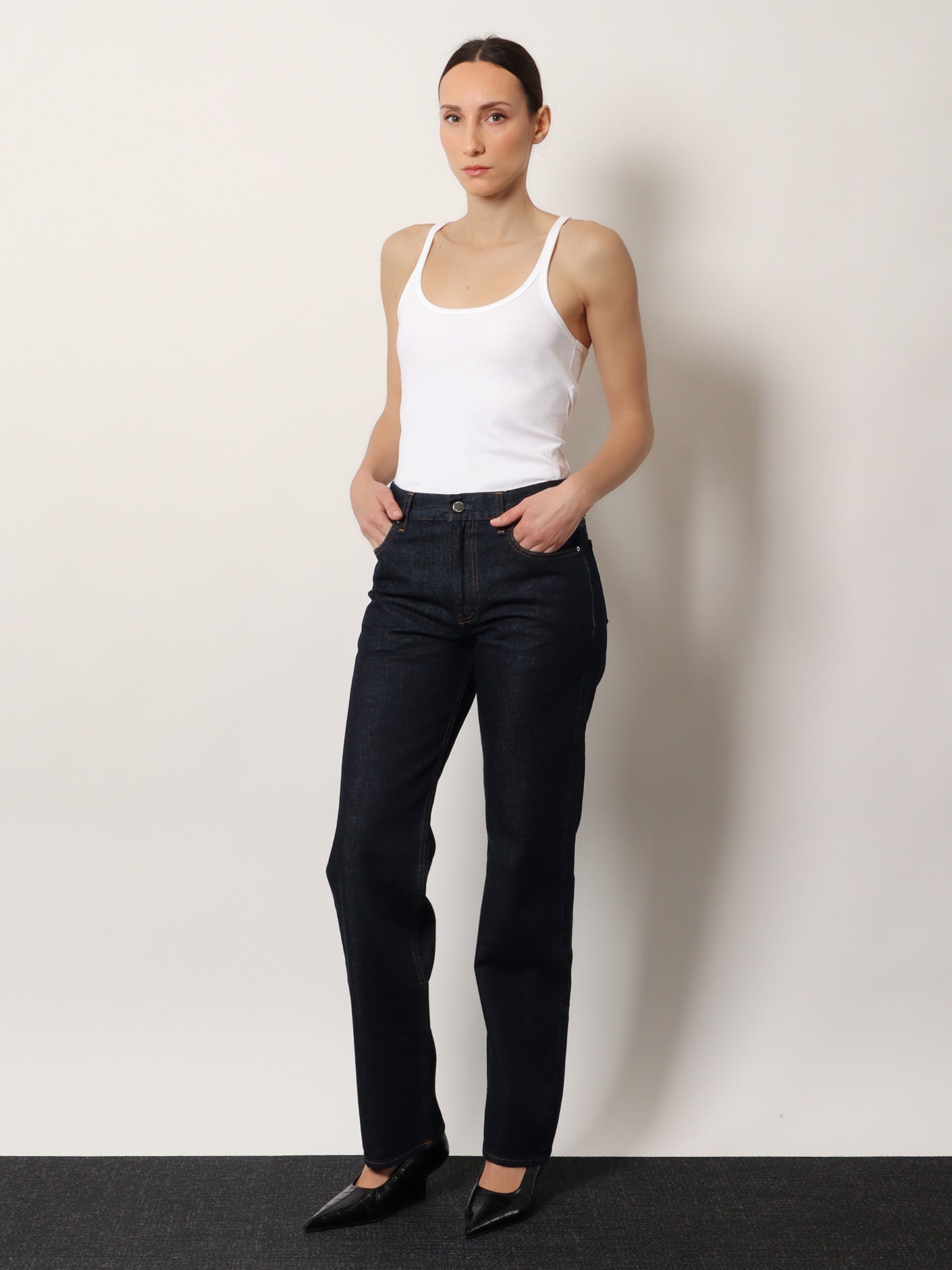 Low straight denim jeans