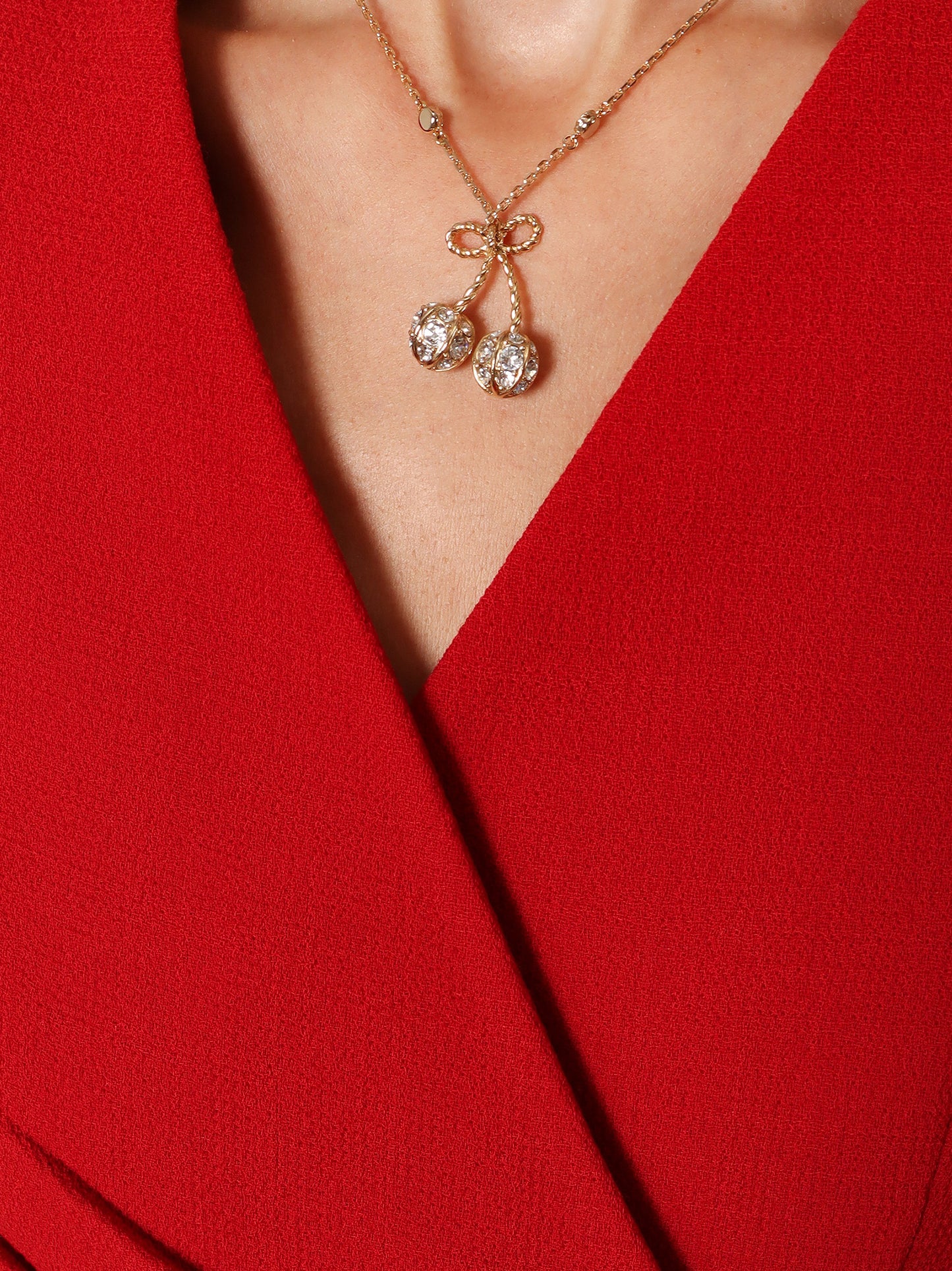 Cherrifyc metal necklace with Swarovski crystals