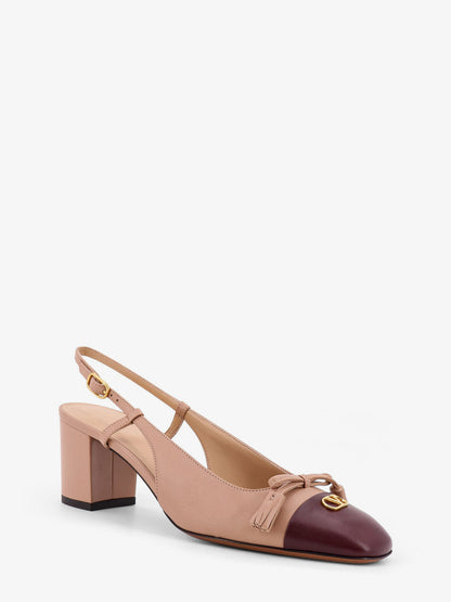 Leather décolleté with metal logo thumbnail