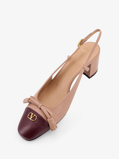 Leather décolleté with metal logo thumbnail