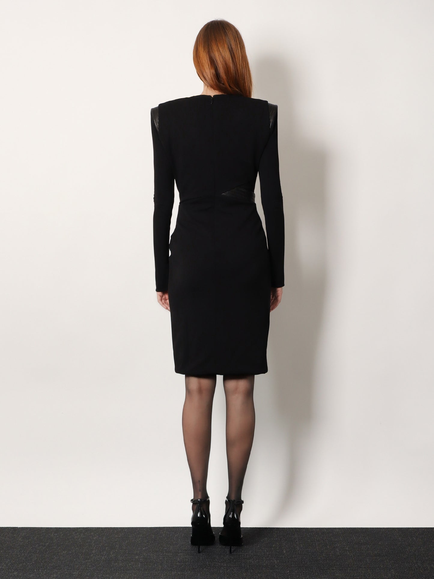 Vestito Mini in crêpe con scollo a V