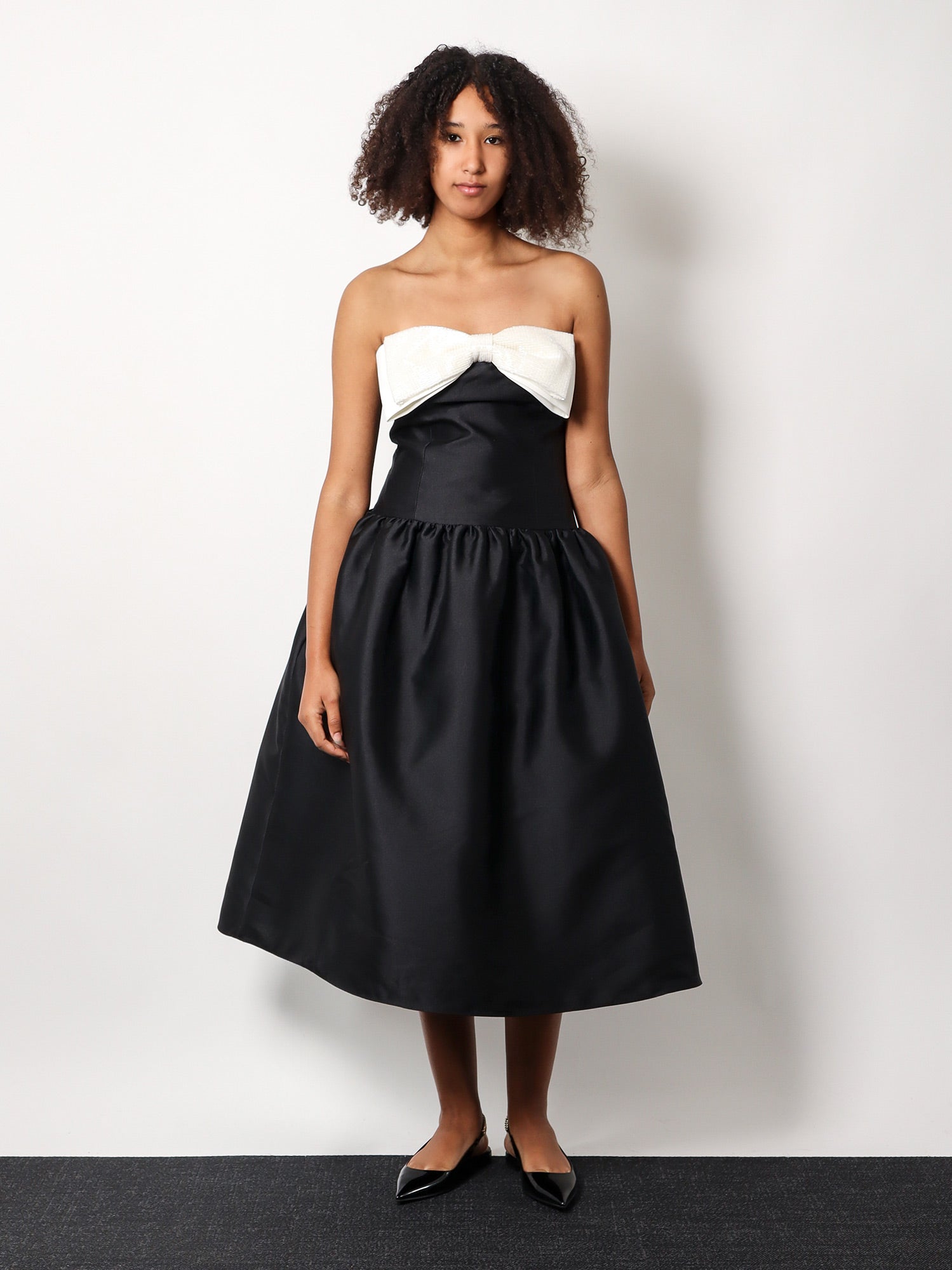 Taffeta' dcollet dress with maxi bow SELF PORTRAIT - Nugnes1920 Taffeta' dcollet dress with maxi bow SELF PORTRAIT - Nugnes1920
