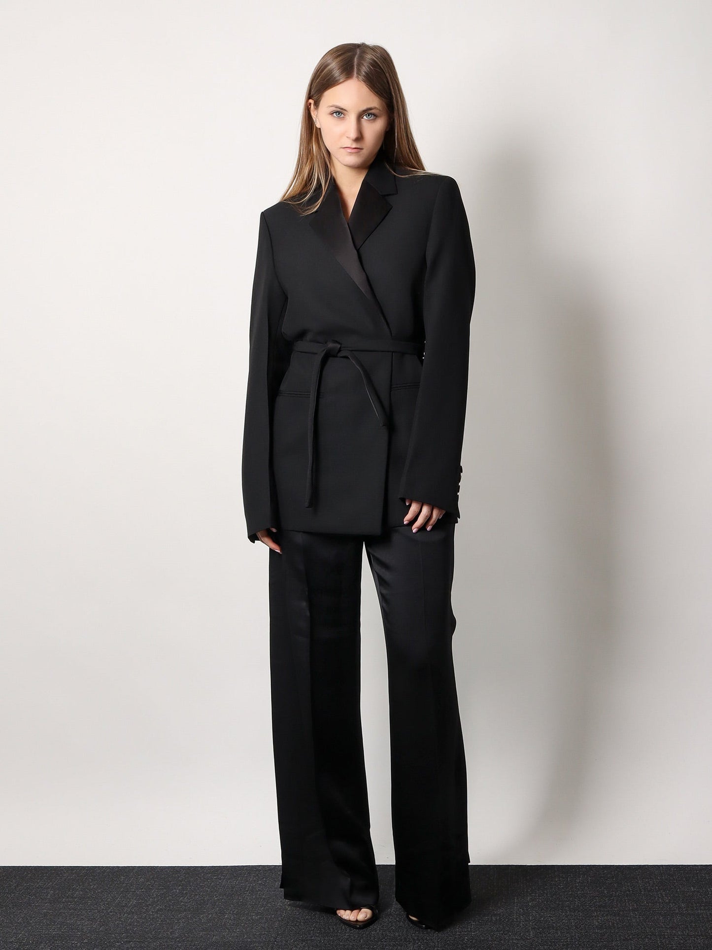 Pantalone in misto viscosa con spacchi