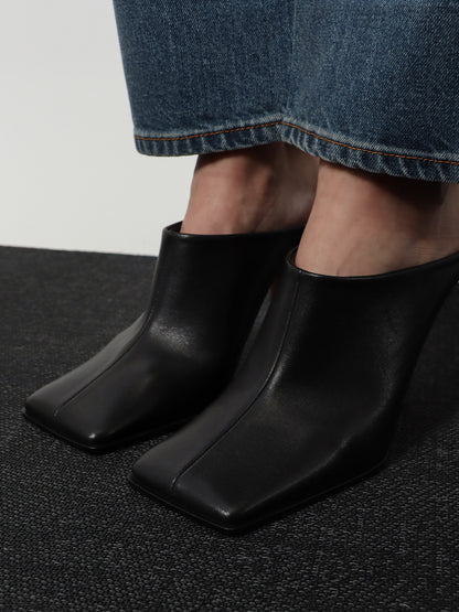 Leather sandals thumbnail