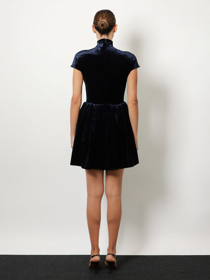 Short velvet dress thumbnail