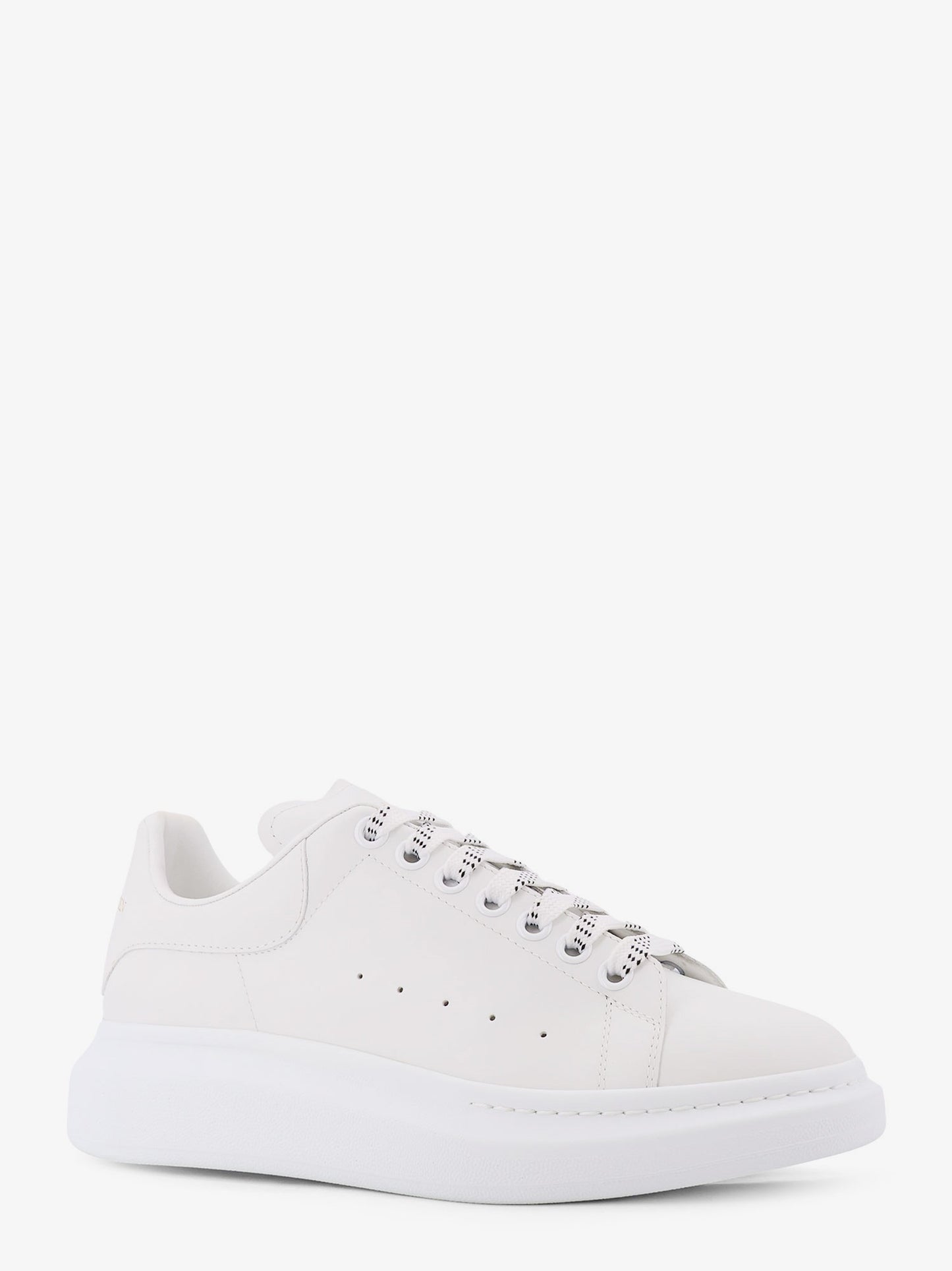 Low-top leather sneakers