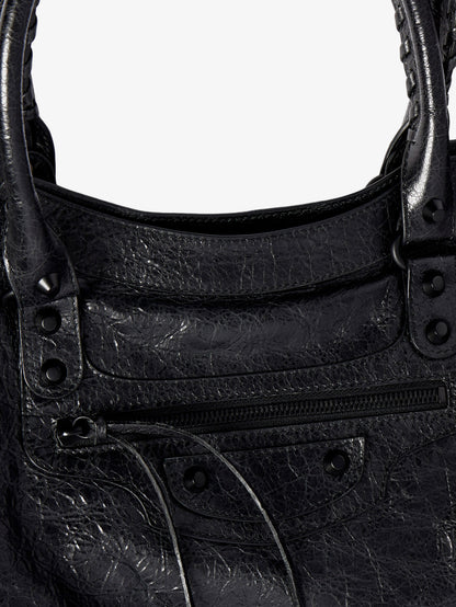 Le City Bag L leather shoulder strap with metal details thumbnail