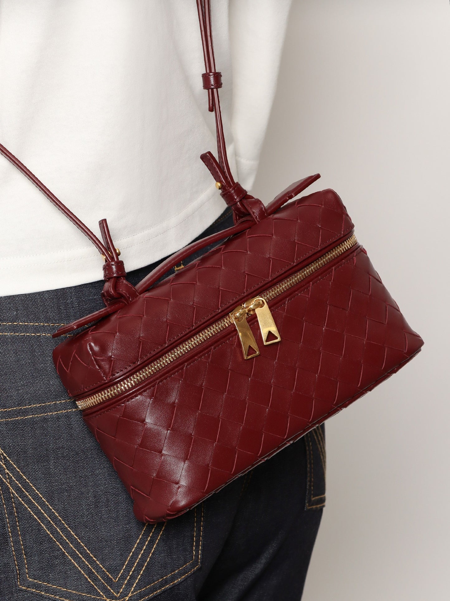 Bang Bang leather vanity case with Intrecciato pattern