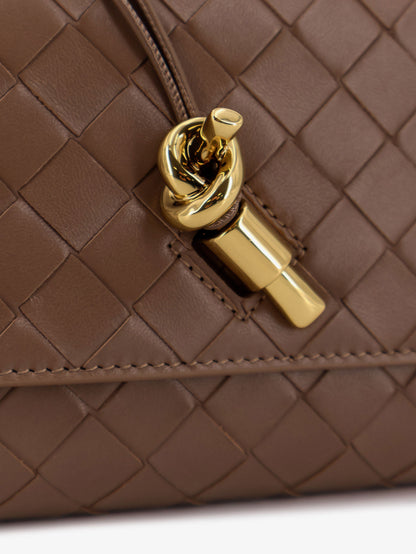 Andiamo leather shoulder bag with Intrecciato motif thumbnail