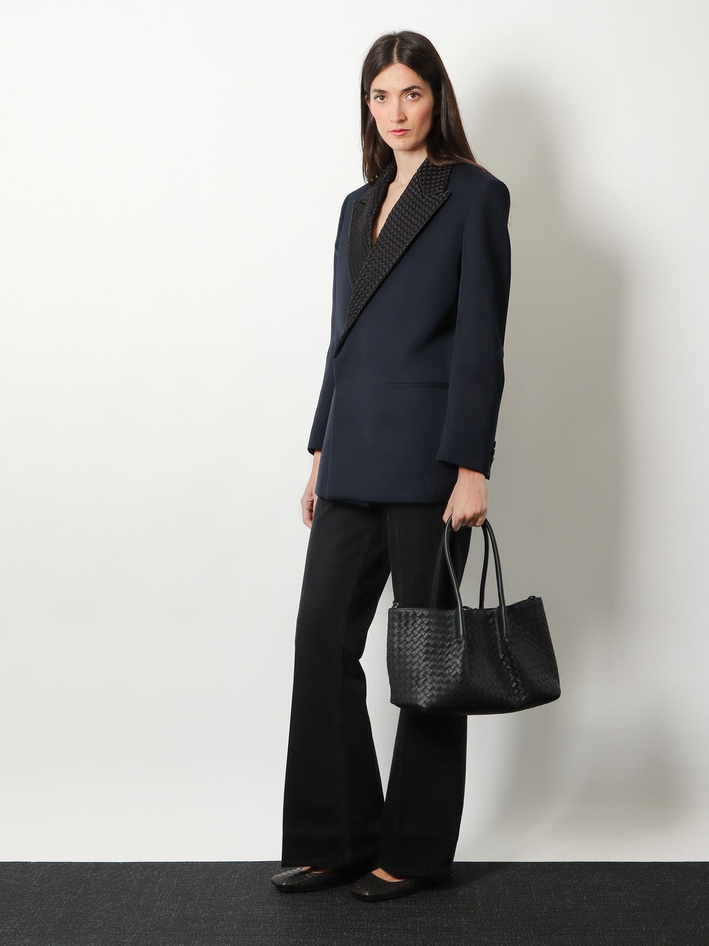Pinacoteca leather handbag with Intrecciato motif