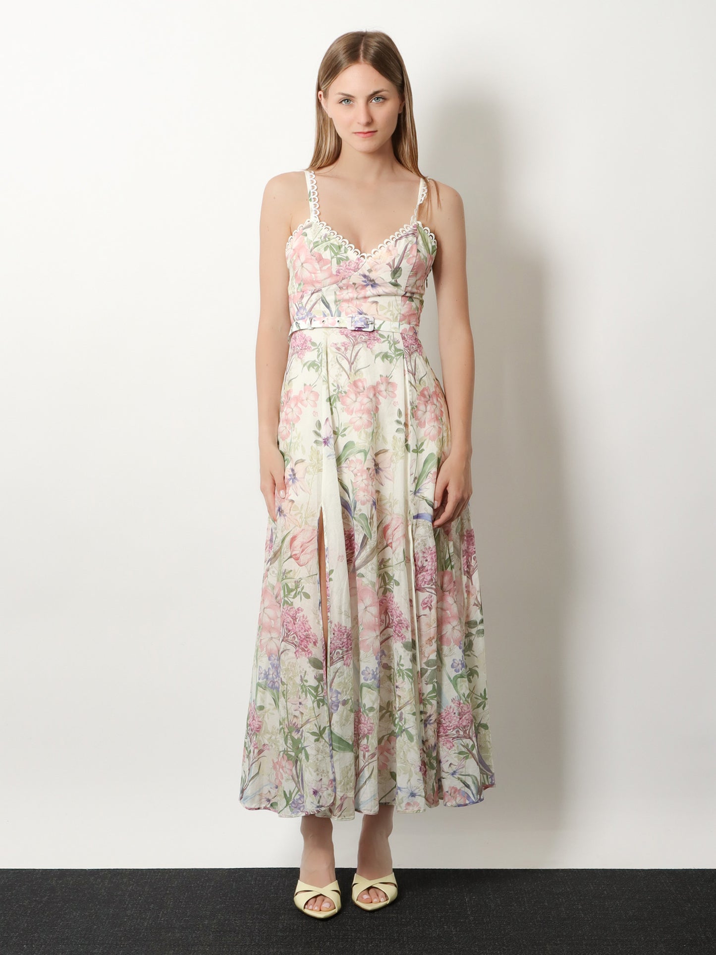 Iraso dress with belt