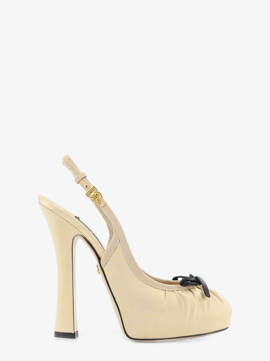 Satin décolleté