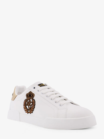 Leather sneakers with iconic patch logo on the side thumbnail