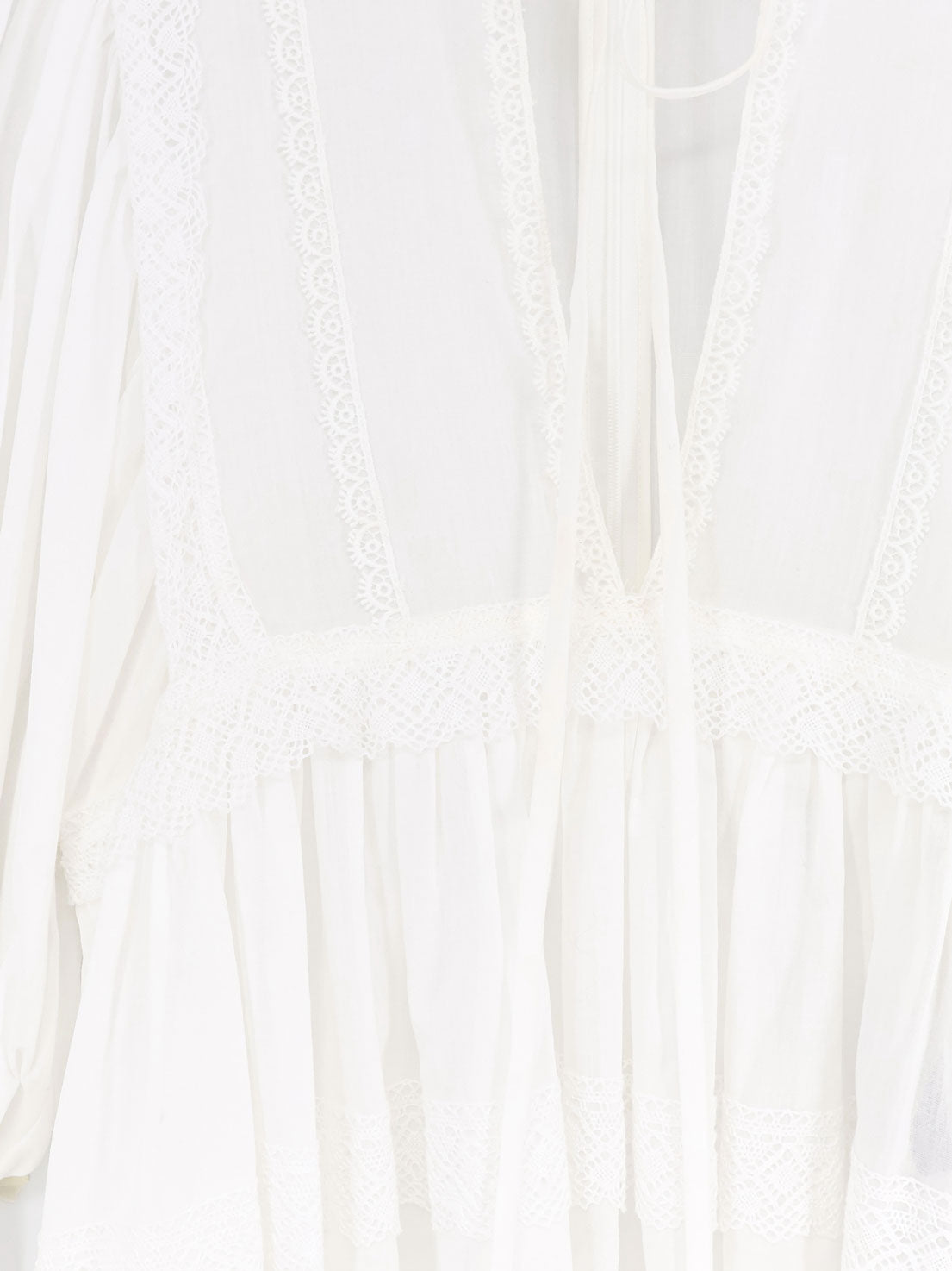 Cotton shirt with laces profiles