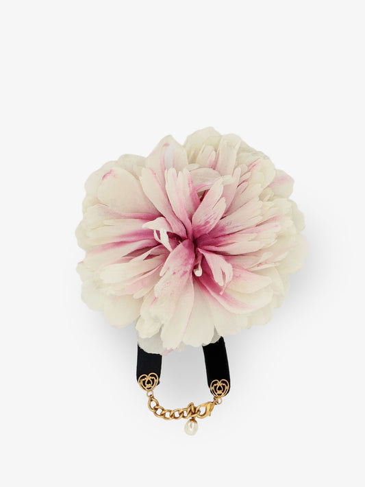 Bracelet with oversized flower detail